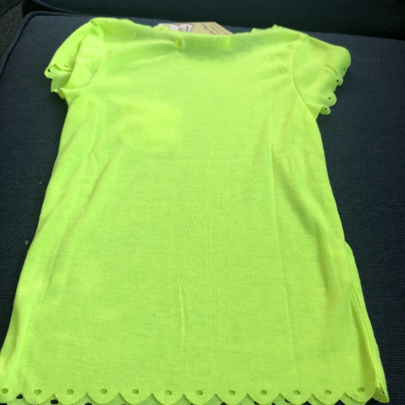 GIRLS TOP.....SIZES 2, 4 & 5 - Picture 2 of 3